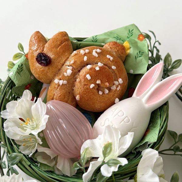 Mehr Informationen zum Thema: Oster&shy;hase aus Germ&shy;teig